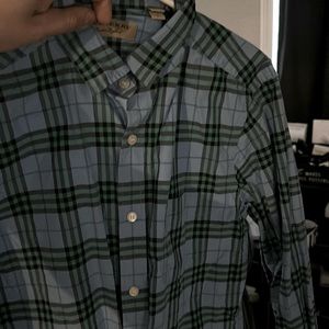 Like new Burberry shirt awesome shirt doesn’t fit nor more